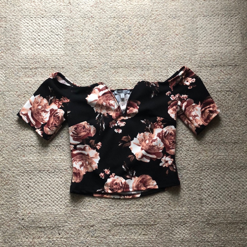 🌷Off-the-shoulder top